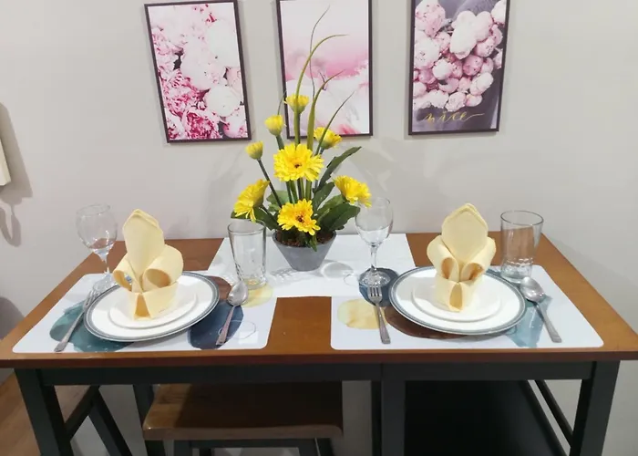 Queen V Staycation Tower C Aparthotel Manila